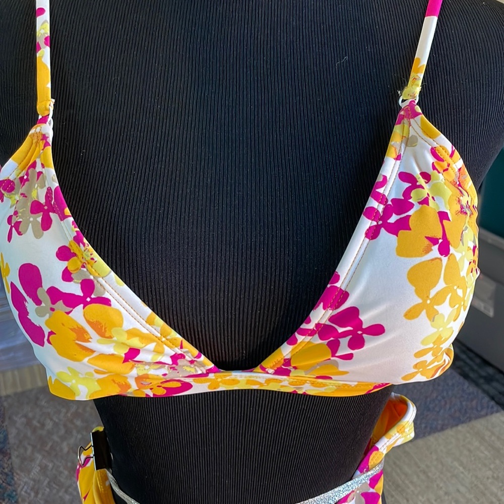 Beautiful bright colors - Picture 2 of 9